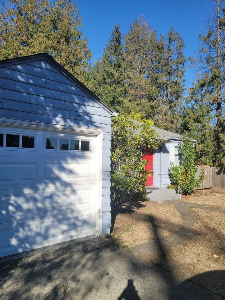 3416 Ne 80th St - Photo 2 of 33