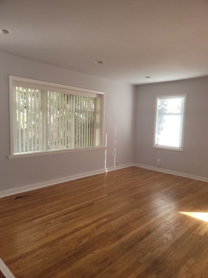 3416 Ne 80th St - Photo 4 of 33