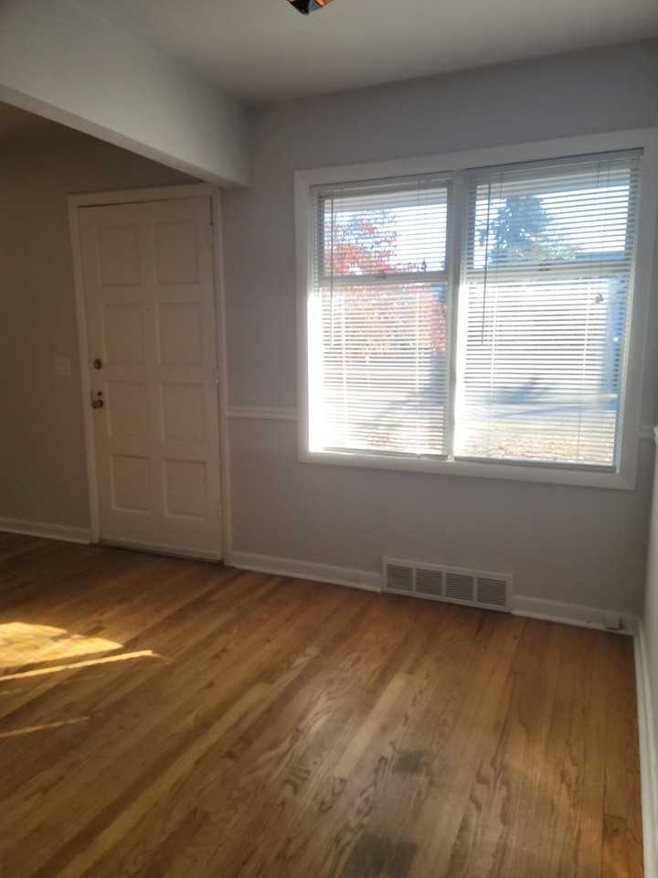 3416 Ne 80th St - Photo 5 of 33