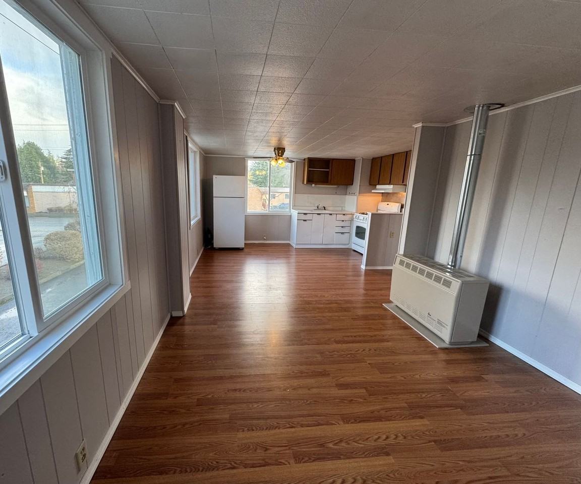 1115 S 2nd St - Photo 3 of 10