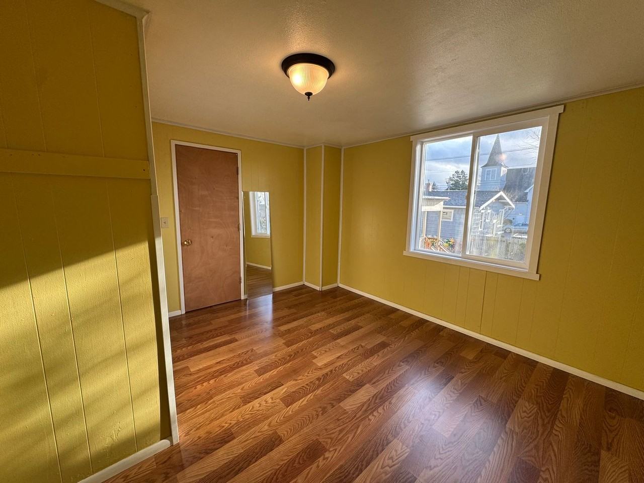 1115 S 2nd St - Photo 4 of 10