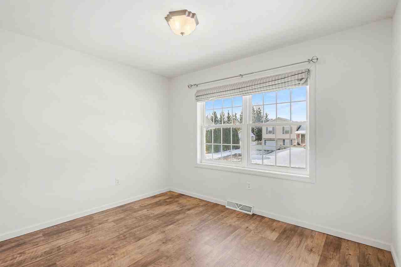 108 Commodore Dr - Photo 5 of 22