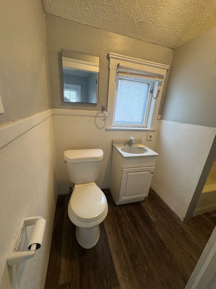 3594 W 47th St - Photo 4 of 25