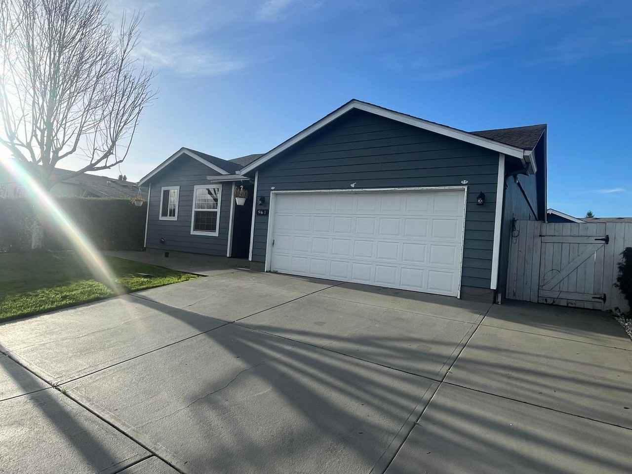 961 Waikiki St Se - Photo 2 of 14