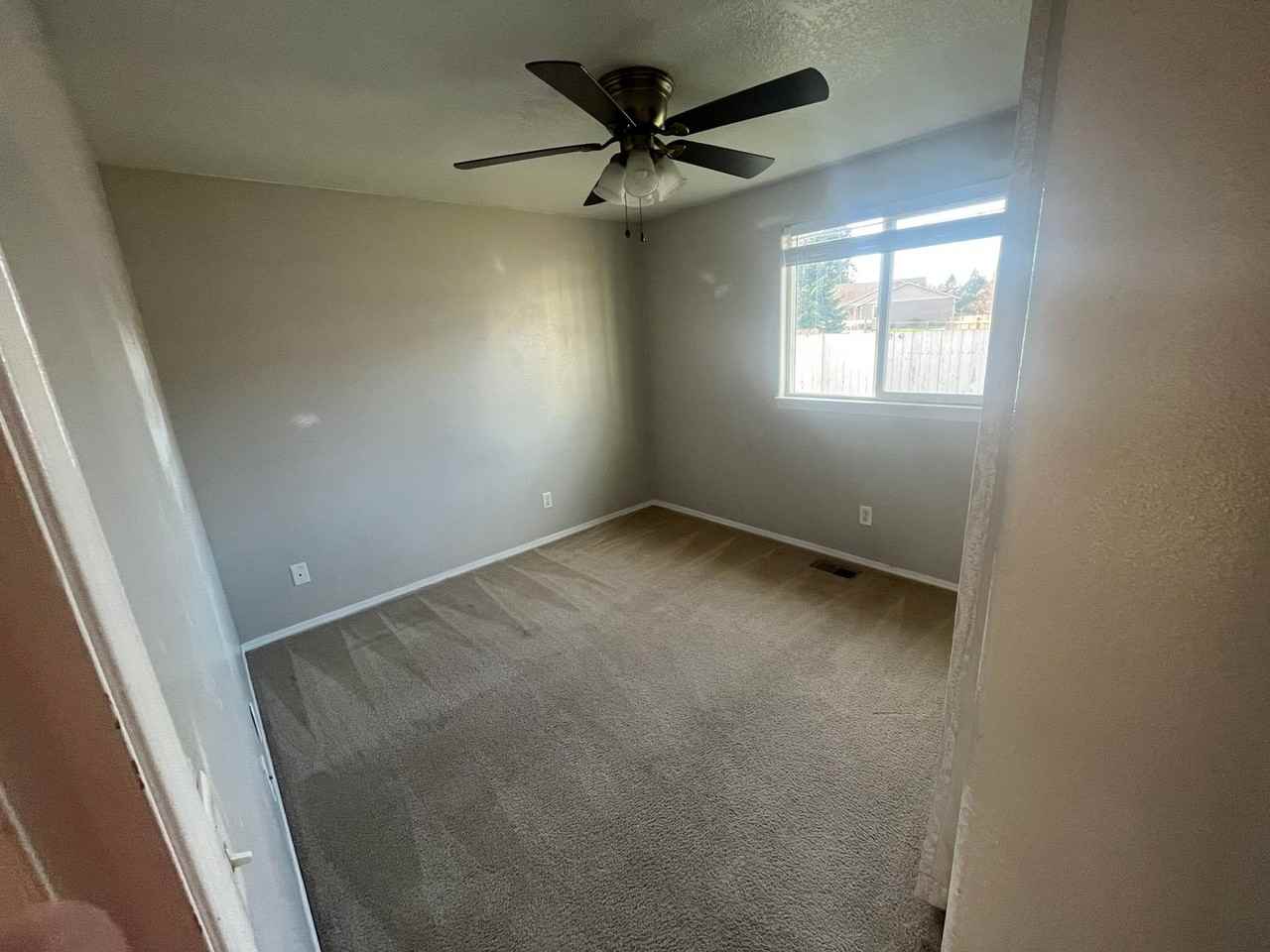 961 Waikiki St Se - Photo 7 of 14