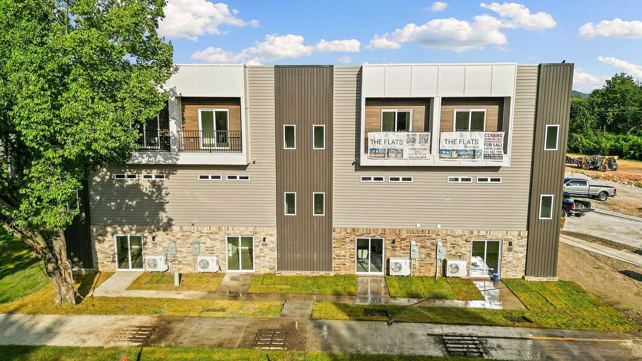 1982 S Razorback Rd #102