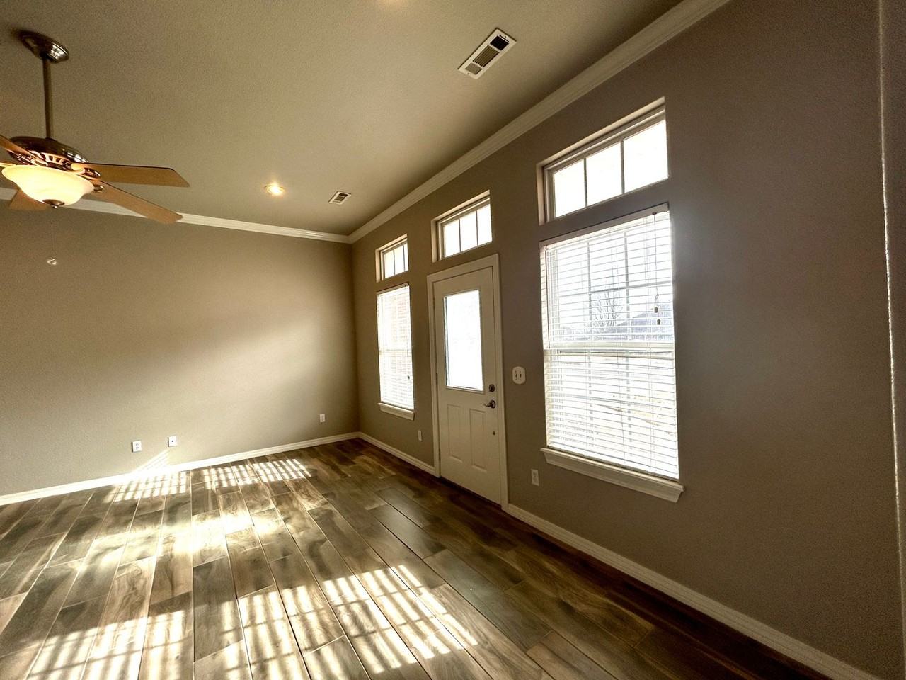 610 Solstice Ave - Photo 7 of 50