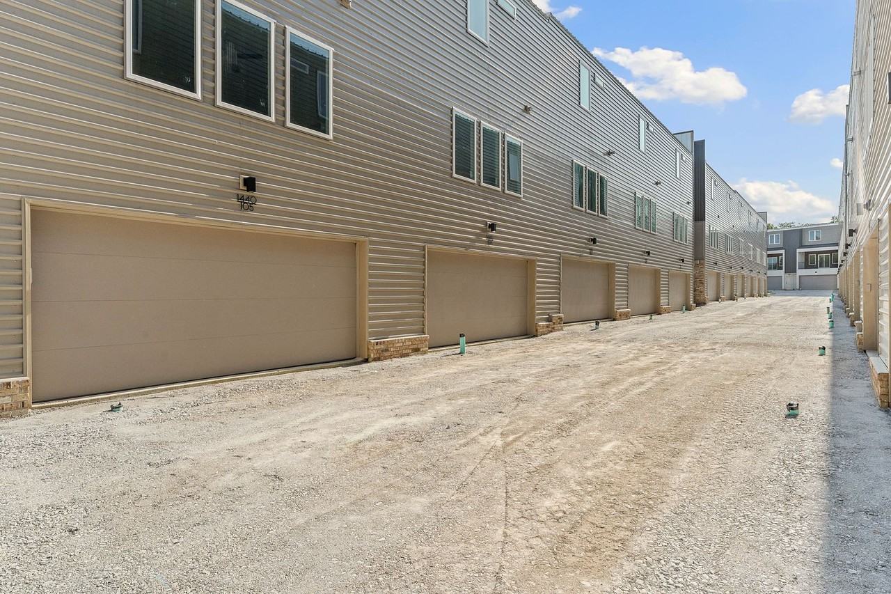 1440 W Hendon St #102 - Photo 2 of 23