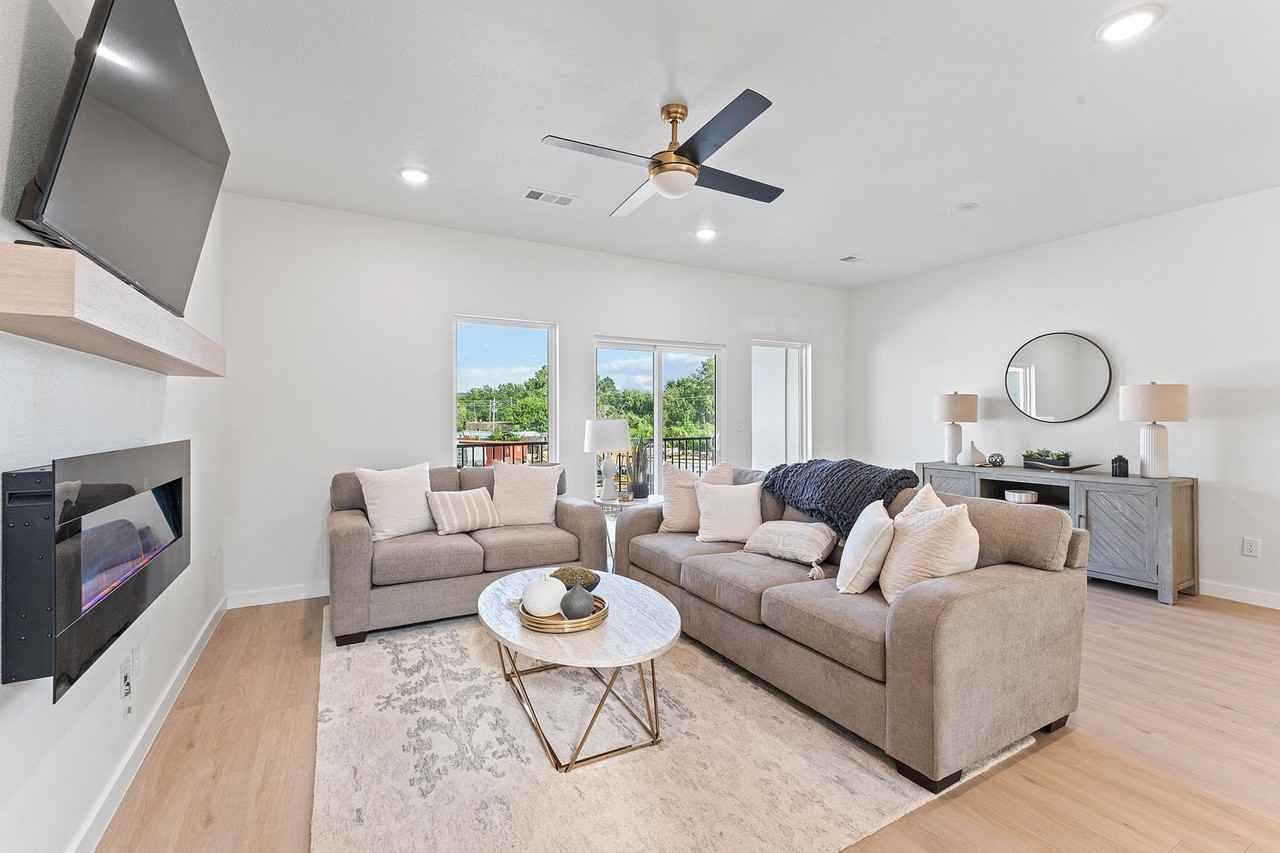 1440 W Hendon St #102 - Photo 4 of 23