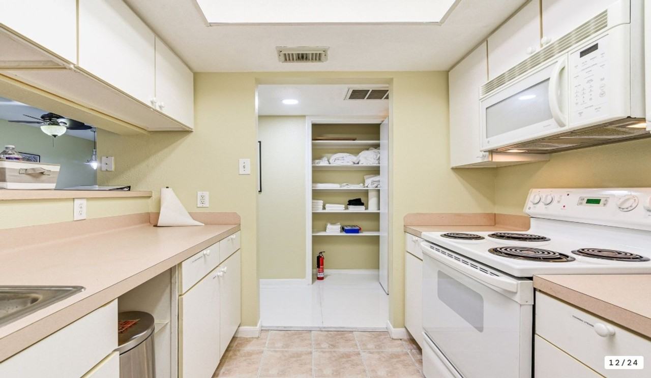 2824 S Bartell Dr - Photo 2 of 18