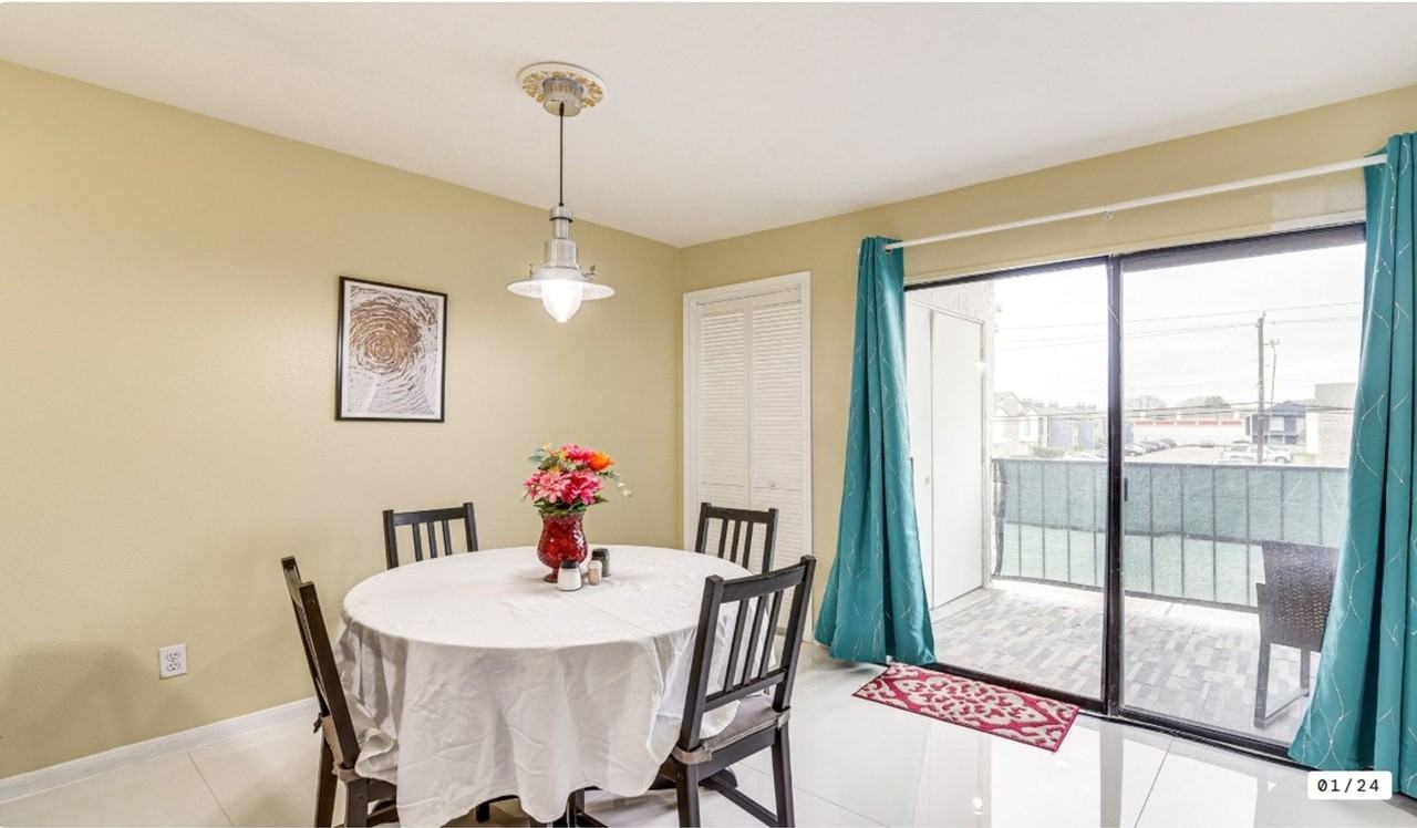 2824 S Bartell Dr - Photo 3 of 18