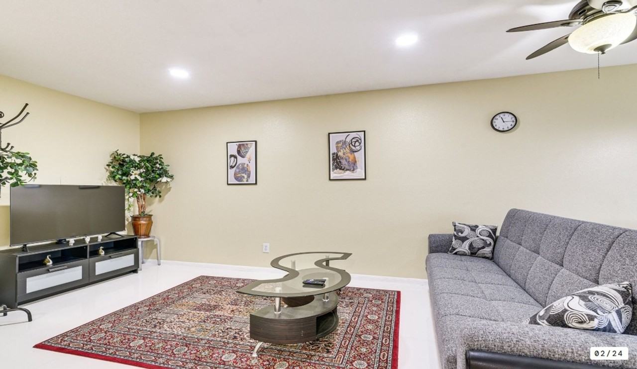 2824 S Bartell Dr - Photo 7 of 18