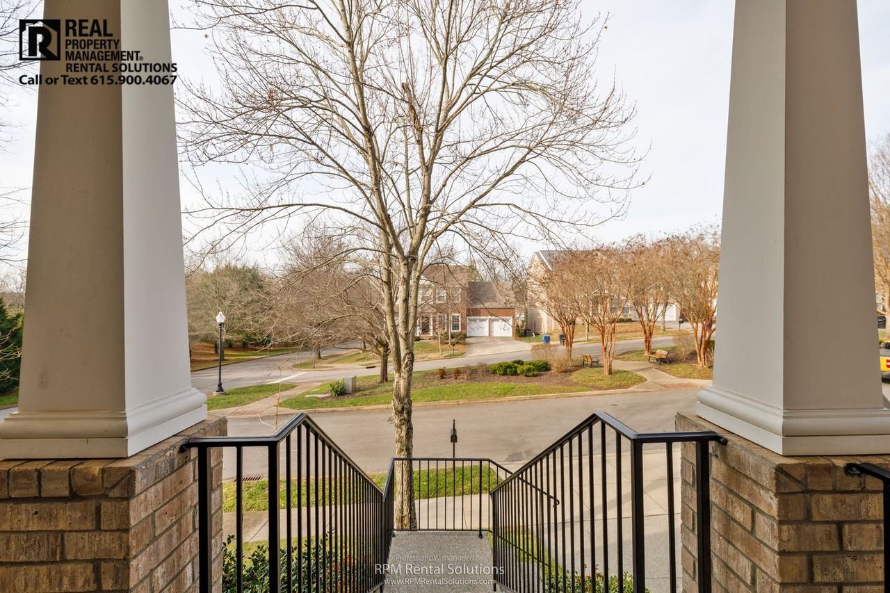 1700 Calderwood Ct - Photo 5 of 44