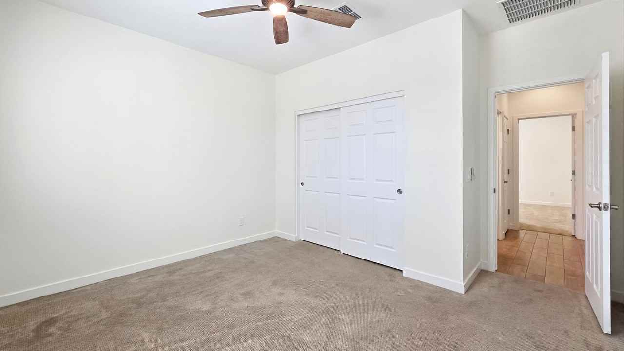 17864 W Thistle Landing Dr - Photo 4 of 45