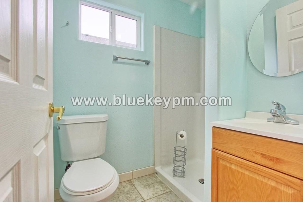 140 Ne 156th Ave - Photo 7 of 12