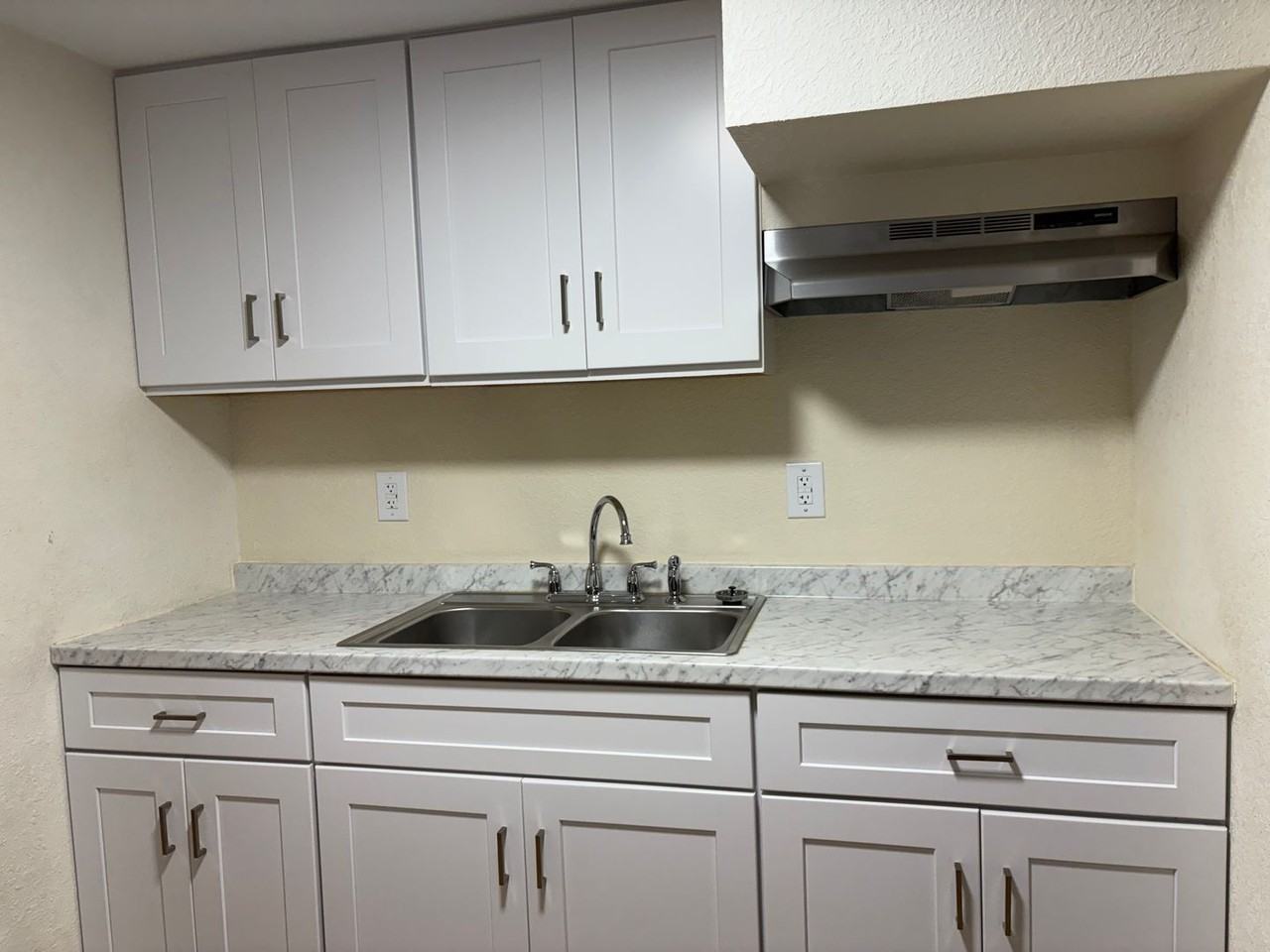 2019 Yorktown St #B - Photo 2 of 11