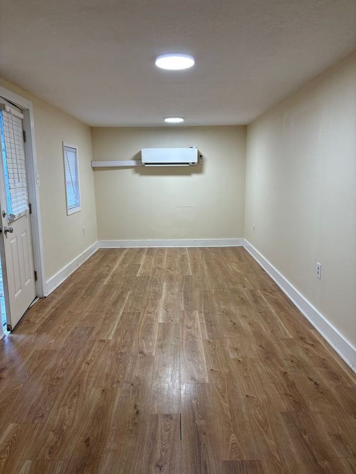 2019 Yorktown St #B - Photo 3 of 11