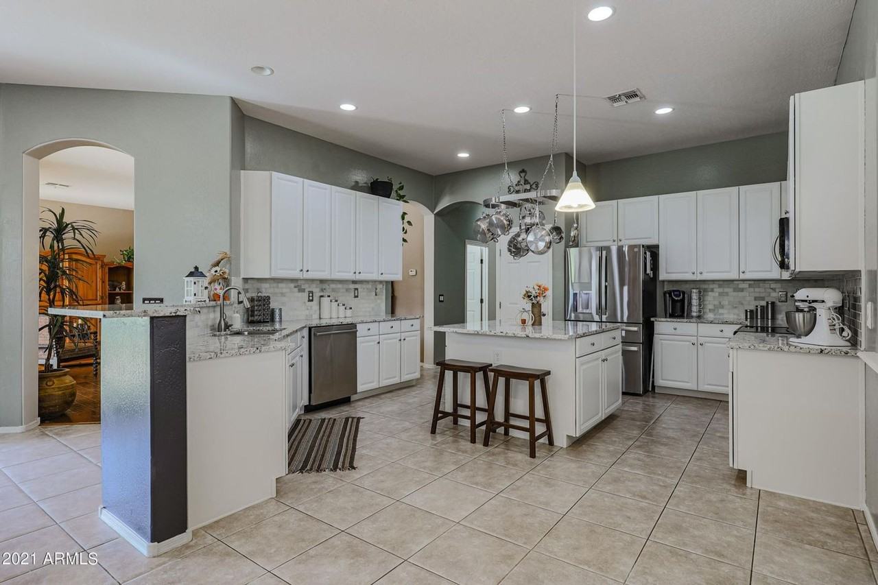 6951 W Briles Rd - Photo 5 of 27