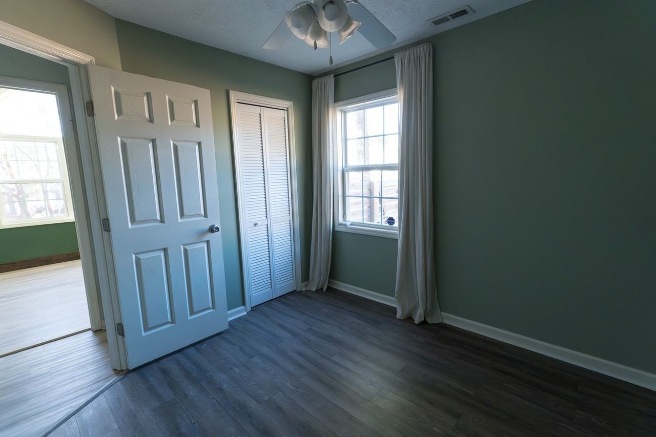 705 Colonial Hills Dr - Photo 3 of 29