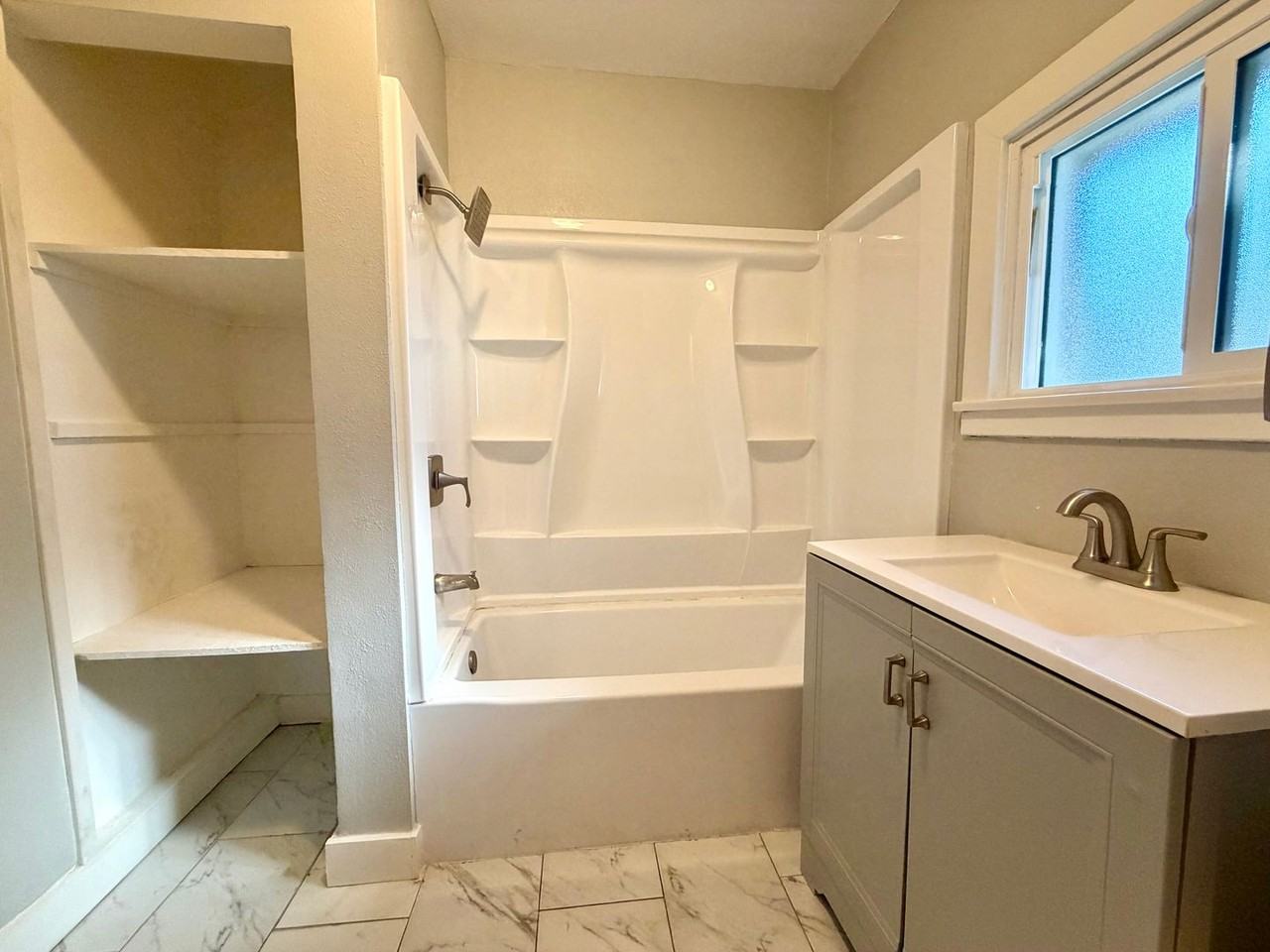 3058 Crescent Way - Photo 5 of 19