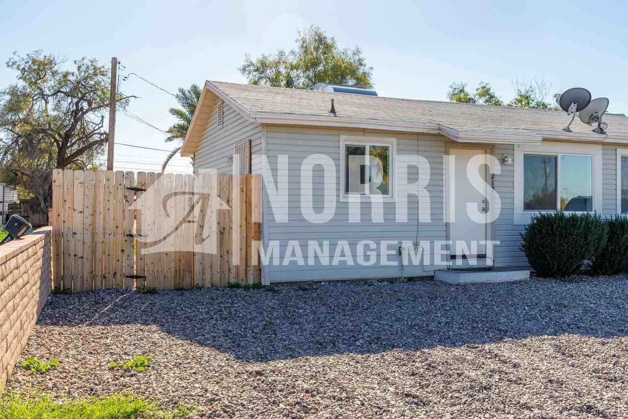 215 E 10th St - Photo 2 of 23