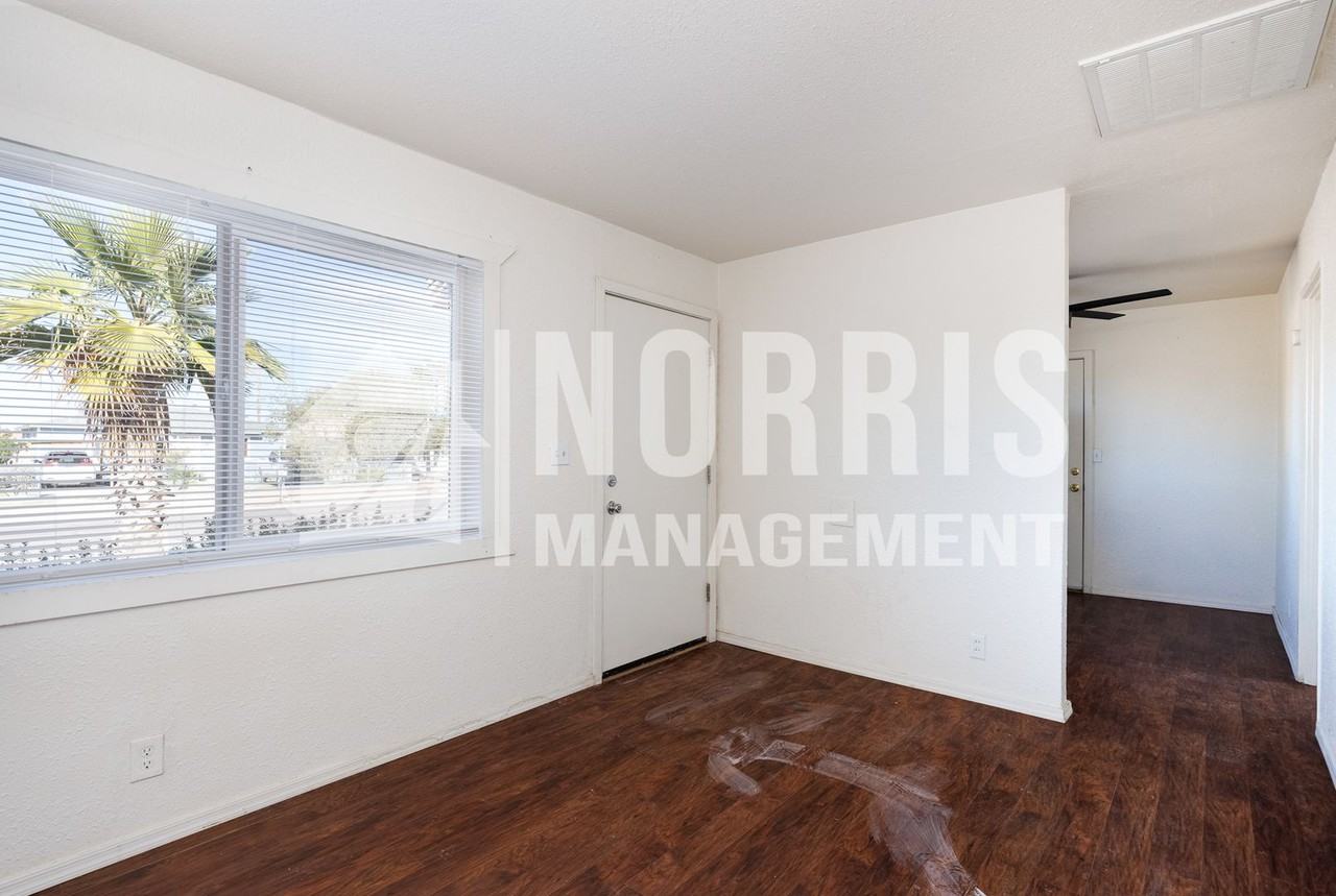 215 E 10th St - Photo 7 of 23