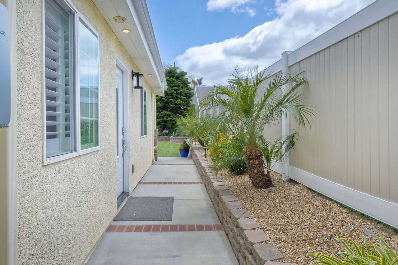 1726 Shire Ave - Photo 4 of 26