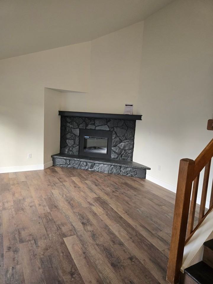 443 Lincoln Cir - Photo 4 of 15