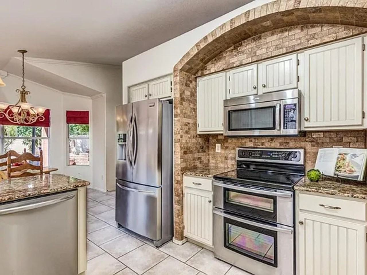 4536 E Thistle Landing Dr - Photo 3 of 5