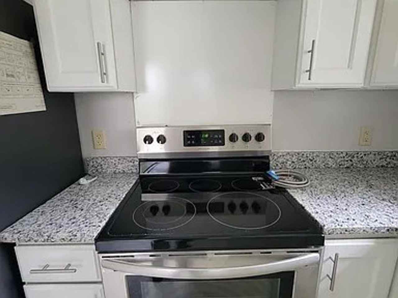 1615 E 10th St - Photo 6 of 15