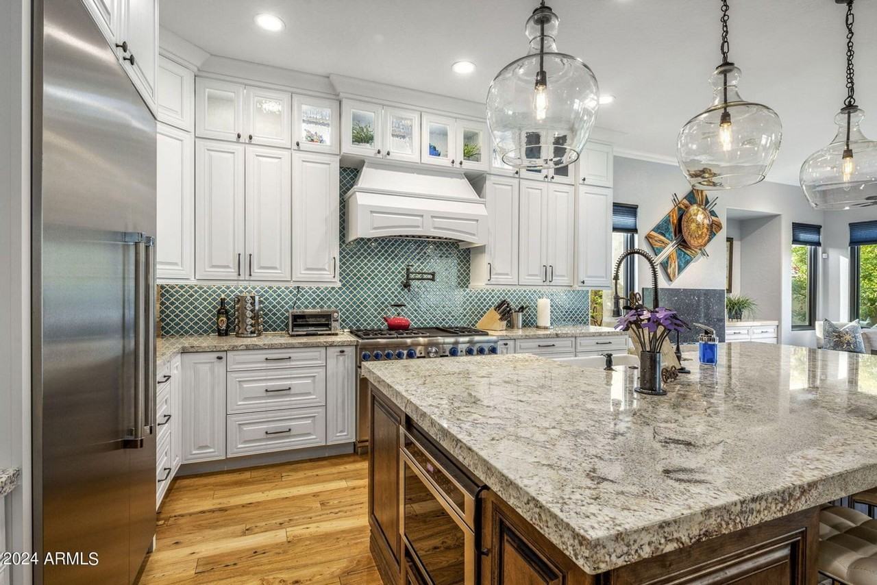 10912 E Butherus Dr - Photo 5 of 25