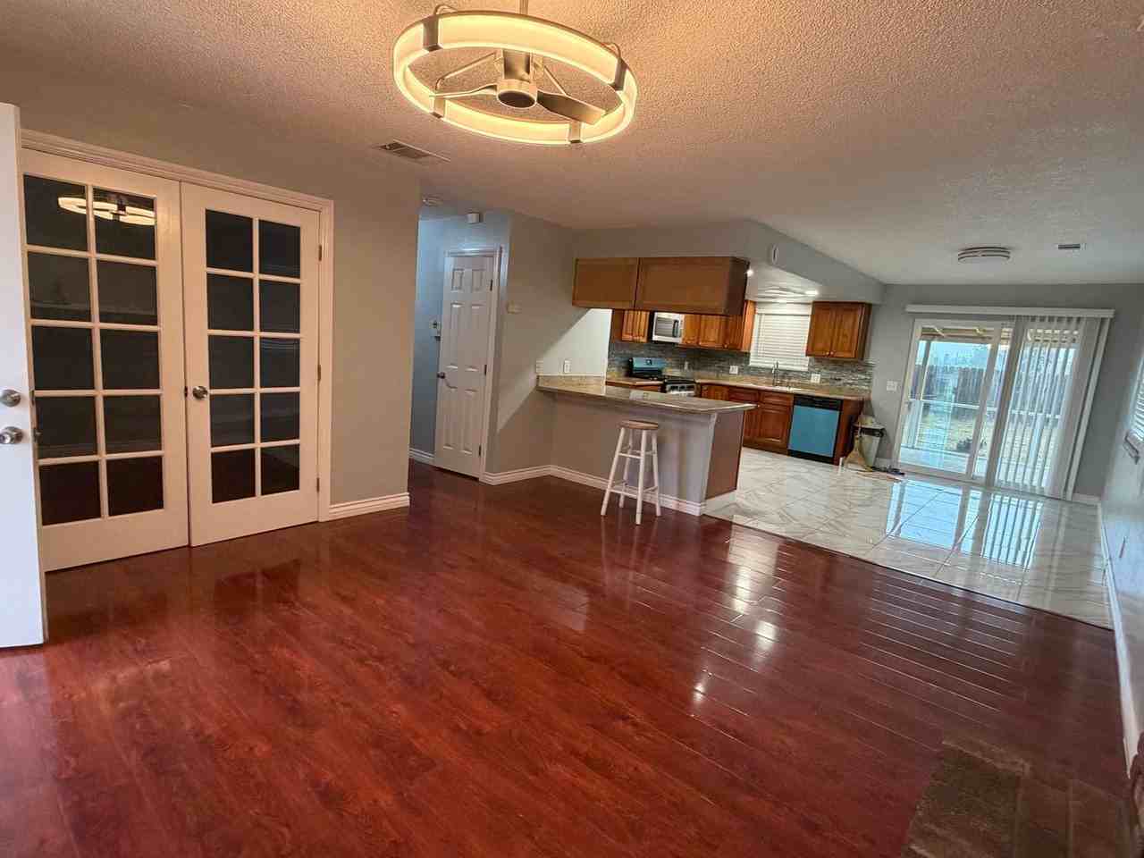 1134 Lombard St - Photo 6 of 16