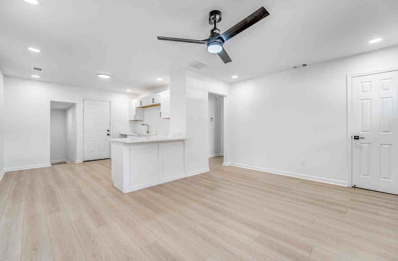 1865 Ferber Ave - Photo 7 of 36