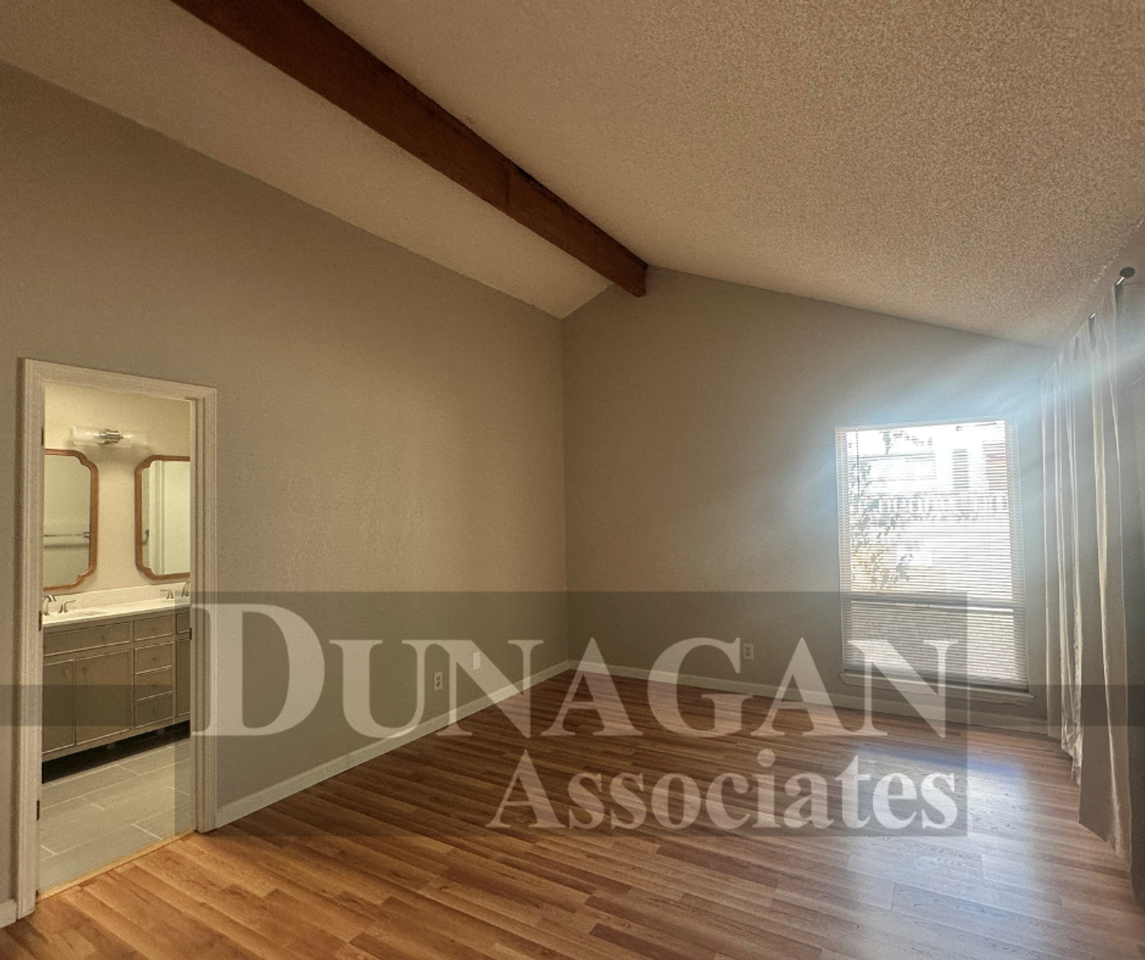 806 Merion Dr - Photo 6 of 9