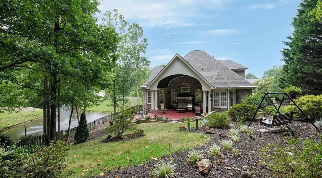 112 Siena Dr - Photo 3 of 36