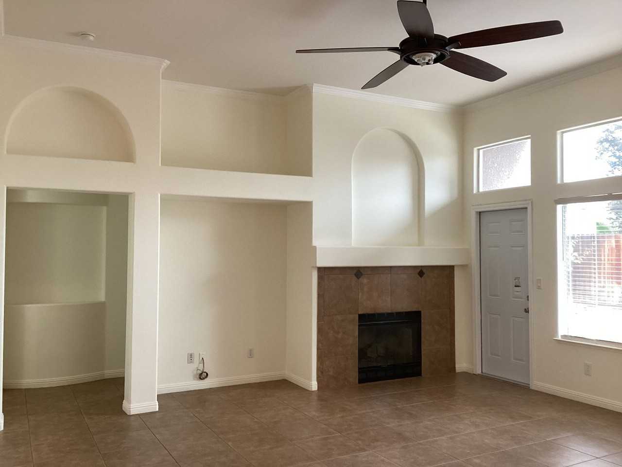 7526 N Ellendale Ave - Photo 3 of 29