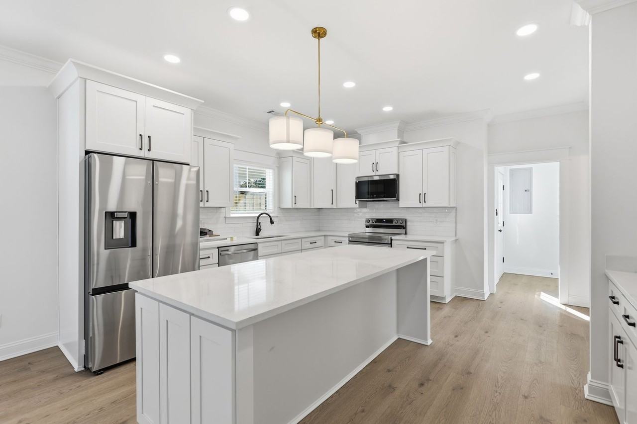 1201 E 34th St - Photo 6 of 27