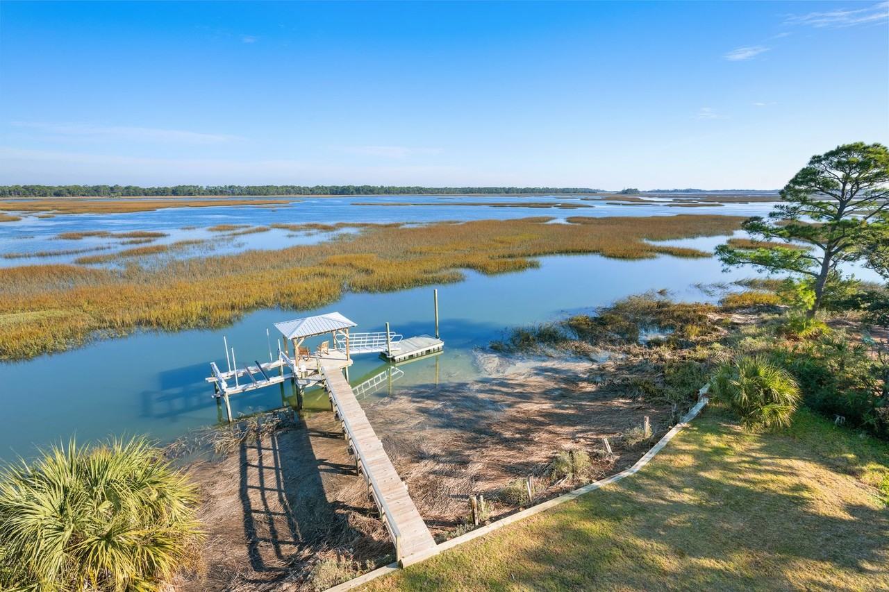 1532 Oak Island Dr - Photo 4 of 50