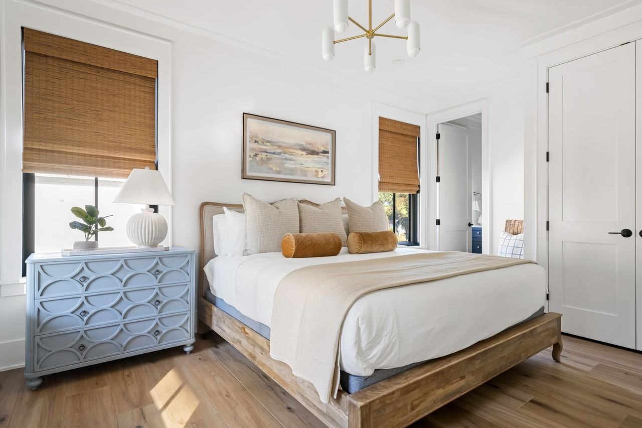 1532 Oak Island Dr - Photo 6 of 50