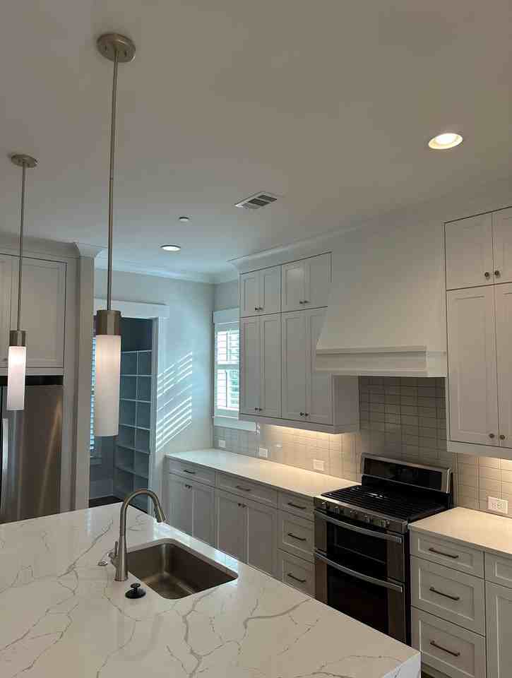 1028 Endeavour Ct - Photo 3 of 19