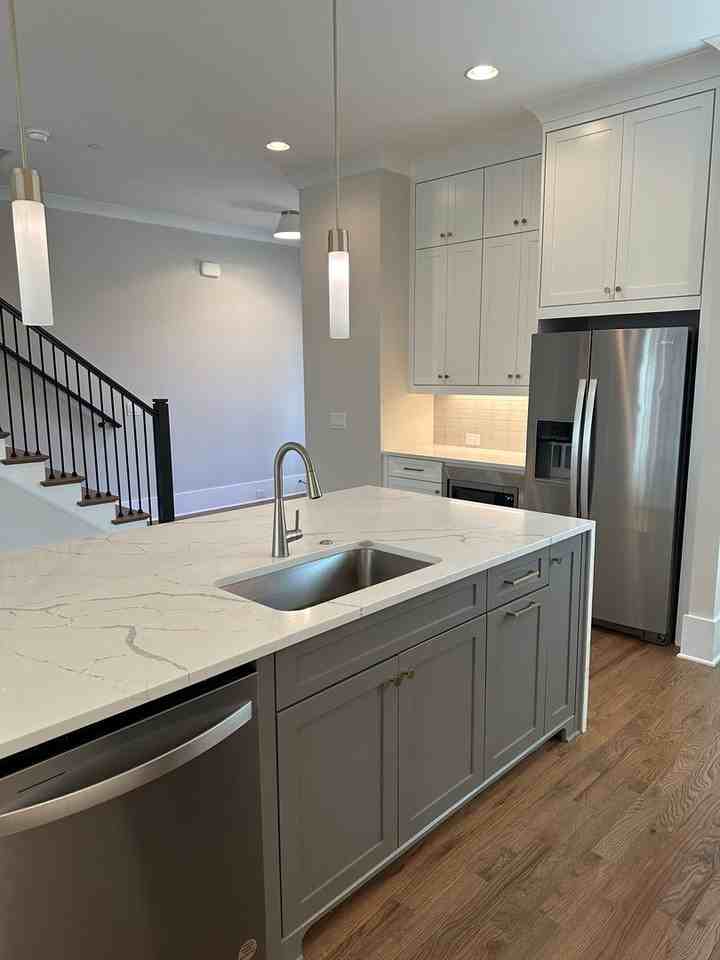 1028 Endeavour Ct - Photo 5 of 19