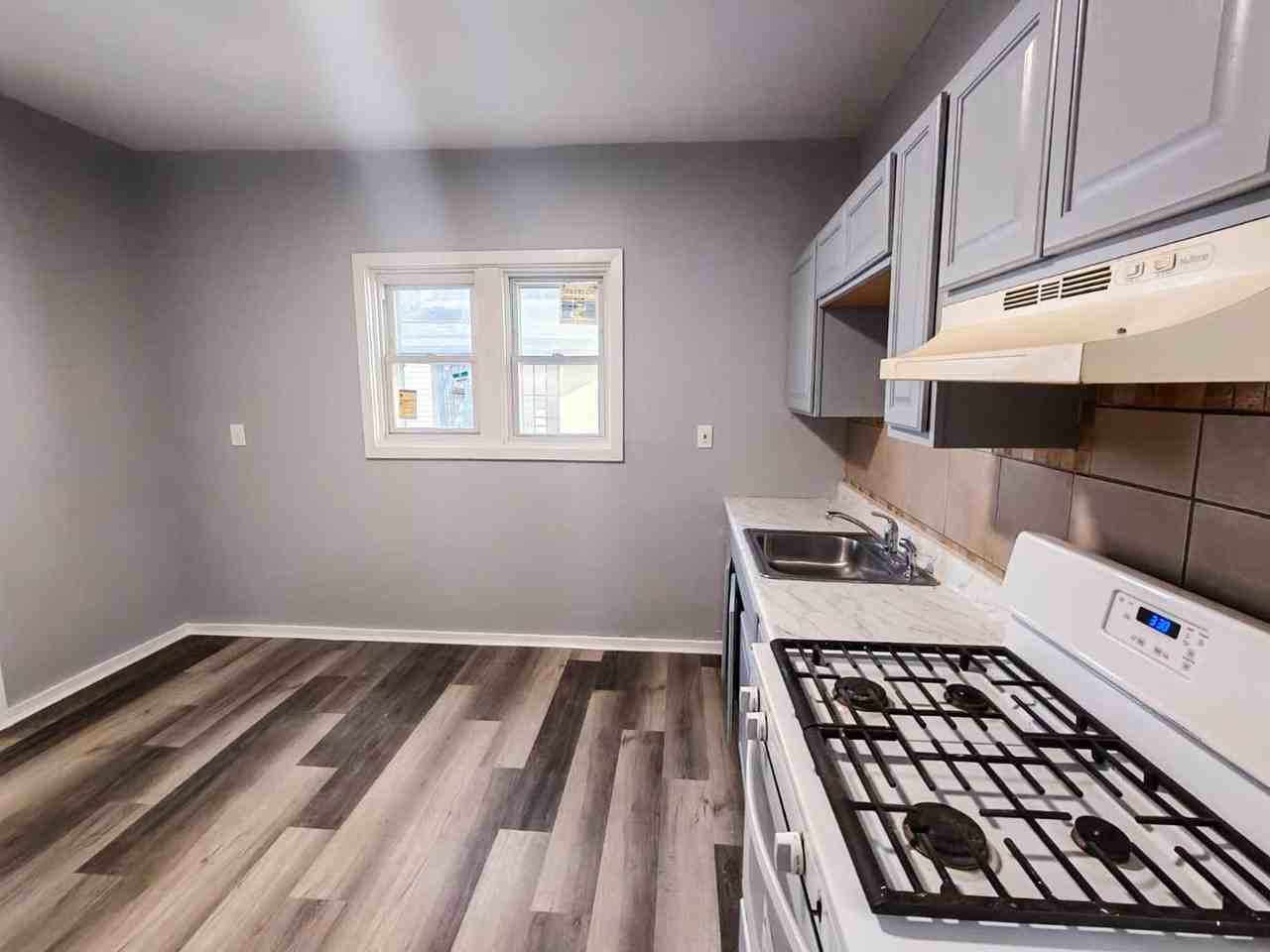 91 Spring St - Photo 3 of 7