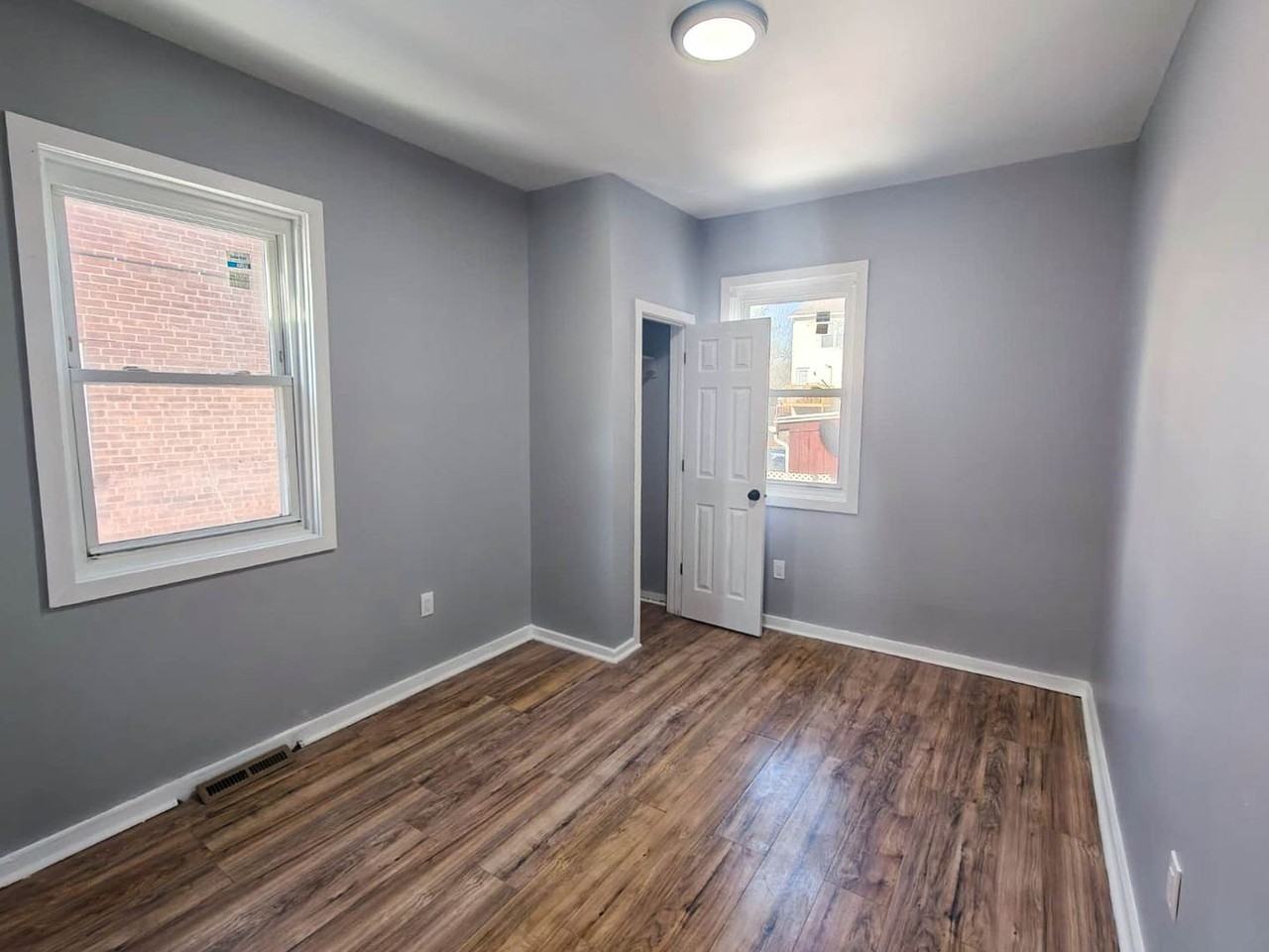 91 Spring St - Photo 5 of 7