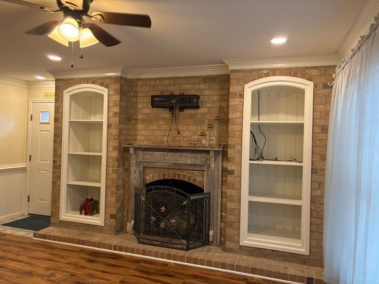 2308 Neptune Way - Photo 3 of 30