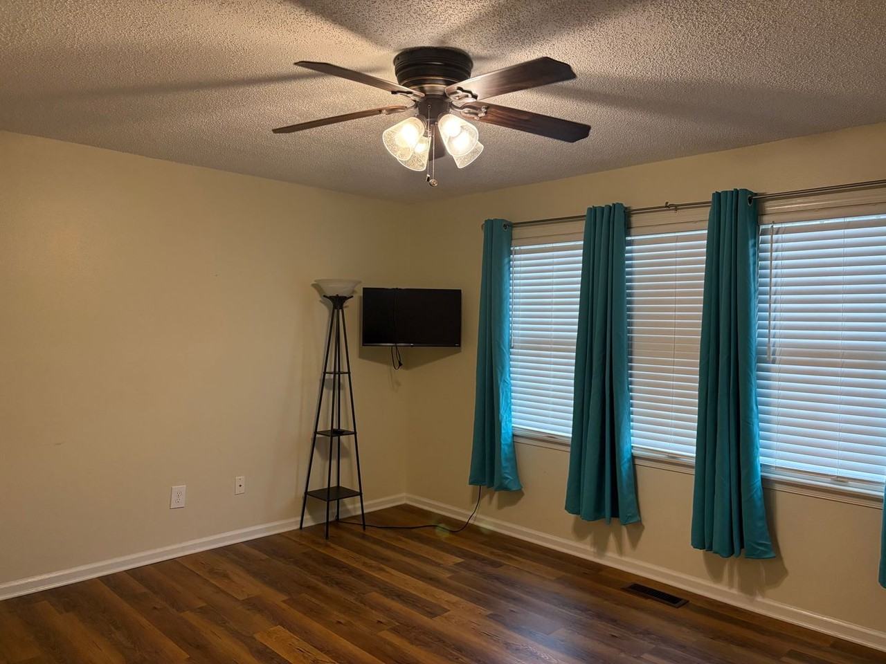 2308 Neptune Way - Photo 7 of 30