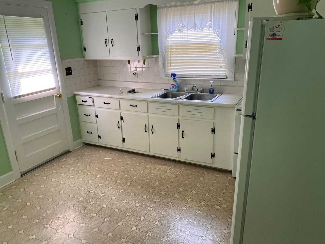 328 Webbmont Cir - Photo 2 of 8