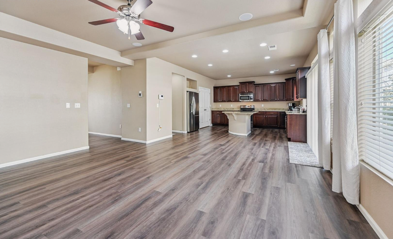 8356 Longleaf Ln - Photo 4 of 16