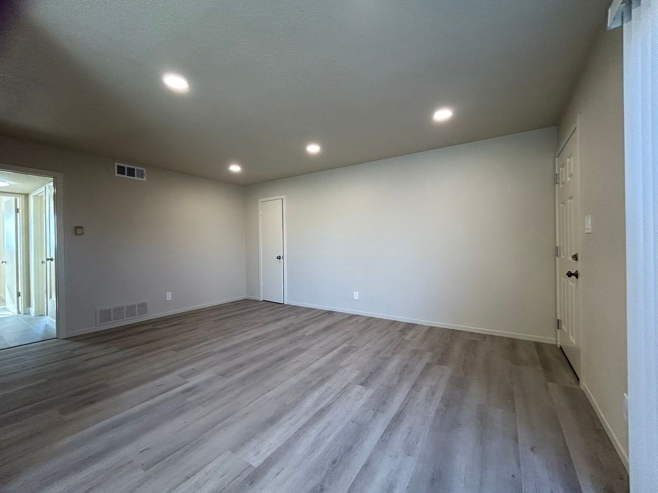 4172 Del Amo Blvd - Photo 3 of 20