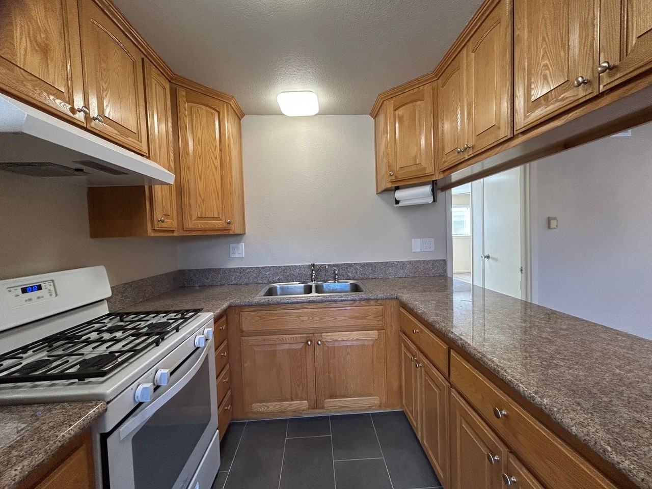 4172 Del Amo Blvd - Photo 7 of 20