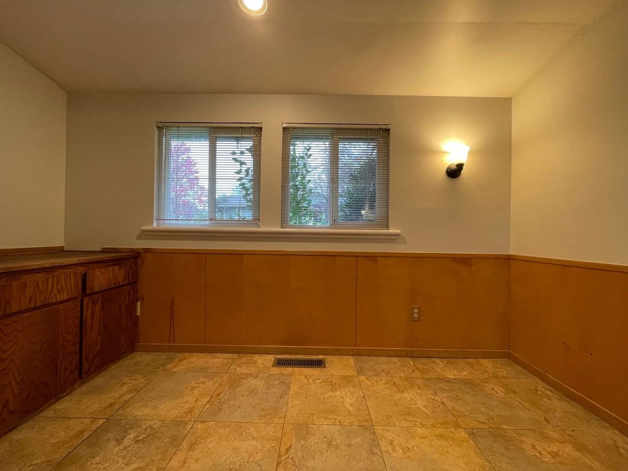 8620 Park Vista Dr - Photo 4 of 23